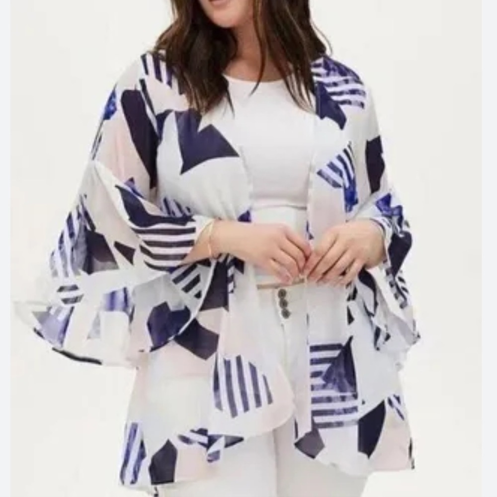Torrid Abstract Print Chiffon Bell Sleeve Kimono Size 1X/2X
